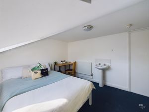 bed 7 - click for photo gallery